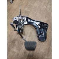 Педаль тормоза Lexus LX600 4711060720