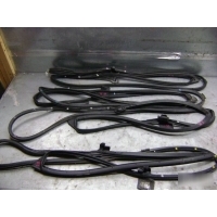 Уплотнитель двери Lexus LX570 6786160150