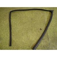 Уплотнитель стекла двери Lexus NX AGZ15 2020 6814178010, 68141-78010