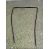 Уплотнитель стекла двери Toyota Land Cruiser 200 2014 6814260060, 68142-60060