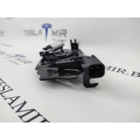 Замок капота Tesla Model 3 2020 1033011-00