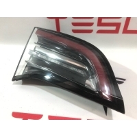 Фонарь крышки багажника левый Tesla Model 3 2022 1077401-00-G