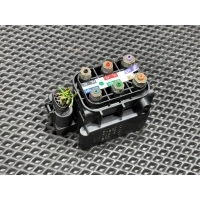 Блок клапанов пневмоподвески Audi A6 4G/C7 2013 4H0616013