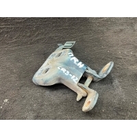 Петля двери передней правой Chrysler Town Country 3 1996