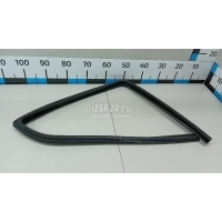 Уплотнитель стекла двери Renault Duster 2012 823300034R