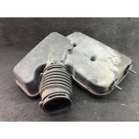 Корпус воздушного фильтра Chrysler Town Country 3 1996 04861055
