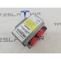 блок управления подушками безопасности Tesla Model S 2018 1032224-00