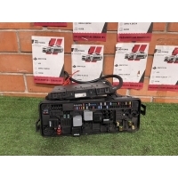 Блок предохранителей Land Rover Discovery 5 RY4214A073AA