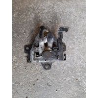 Hyundai i30 07-12r . замок капота