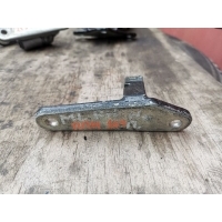 Петля двери передней правой нижняя Mercedes-Benz M-класс W164 (2005—2008) Mercedes-Benz M-класс W164 (2005—2008) W164 2005 A2517201637
