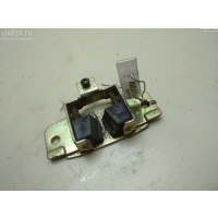 Ответная часть (скоба) замка двери Volkswagen Transporter T4 1997 701829721C