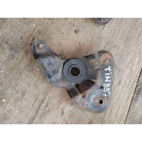 Кронштейн Nissan Almera Tino 2001