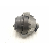 Опора двигателя BMW 5-Series G30 2018 22116883514, 6883514