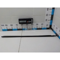 Накладка стекла переднего левого Land Rover Discovery Sport 2014 LR058621