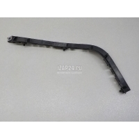 Направляющая заднего бампера правая Land Rover Discovery Sport 2014 LR061274