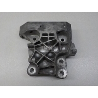 Кронштейн двигателя правый Land Rover Discovery Sport 2014 LR072044