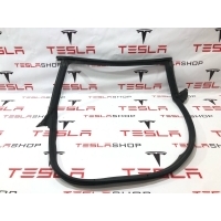 Уплотнитель Tesla Model 3 2022 1090511-00-K