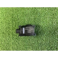 моторчик заслонки печки Maserati Quattroporte 5 M156 2007 85469400,85469800,85470100,85469900,85470000,85469700,85470300,85469600,85470400,85469500,85470200,068234703,EAB511