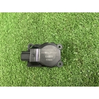 моторчик заслонки печки Maserati Quattroporte 5 M156 2007 85469400,85469800,85470100,85469900,85470000,85469700,85470300,85469600,85470400,85469500,85470200,068234703,EAB511