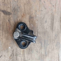 Ответная часть (скоба) замка двери Volkswagen Transporter T4 1997 7d0837767d
