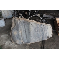 Бачёк бак топлива toyota corolla verso ii 1.6 1.8
