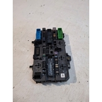 Блок предохранителей opel astra h 13206762hk