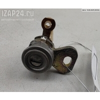 Личинка замка Перед. Лев. Subaru Impreza 2001