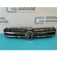 Решетка радиатора Volkswagen Touareg 7P5 2012 7P6853651A