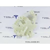 Компрессор кондиционера Tesla Model Y 2021 1547595-00,1613703-00,1613703-00-B