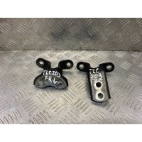 Петля двери передней правой Toyota Land Cruiser 200 (2008-2021) 2010 6873012120, 6871012151