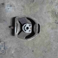 Подушка крепления КПП Volkswagen Passat B5 1999 8D0399151H