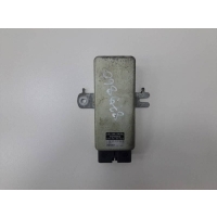 Блок электронный Toyota Toyota Land Cruiser (J100) 1998-2007 8957060130