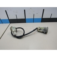 Вставка замка багажника Toyota Land Cruiser (100) (1998 - 2007) 6905560180