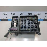 Блок предохранителей Toyota Land Cruiser (100) (1998 - 2007) 8272060011