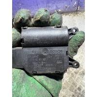 Моторчик заслонки печки Audi A4 B6 2002 8E1820511A