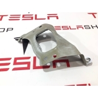 Кронштейн Tesla Model 3 2022 1086016-S0-A