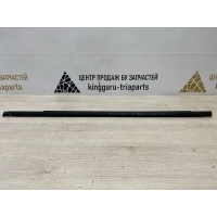 Уплотнитель стекла двери Volkswagen Touareg 3 CR7 2018-2022 760839477