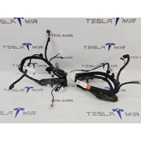 Проводка крышки багажника Tesla Model Y 2022 1616689-00