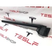 Уплотнитель Tesla Model 3 2022 1090496-00-E