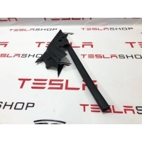 Уплотнитель Tesla Model 3 2022 1090502-00-G