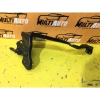Кронштейн фары Перед. Mercedes C-classe W204 a204626045