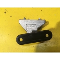 Петля двери верхняя Перед. Mercedes A-classe W176 2011-2019 a046572