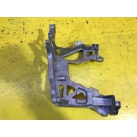 Кронштейн фары Перед. Mercedes C-classe W205 2014-2018 a2056221600