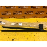 Молдинг стекла Перед. Mercedes CLS C219 2004-2010 a2197200124