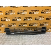 Решетка в бампер Перед. Volkswagen Polo 5 2015-2020 6RU853677C
