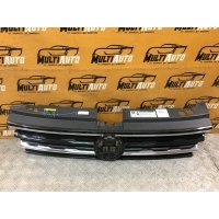 Решетка радиатора Volkswagen Tiguan 2 2016-2020 5NA853653B