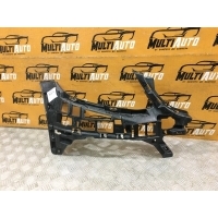 Кронштейн бампера Перед. Mercedes C-Classe W205 2014-2018 A2058850865