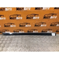 Молдинг двери Перед. Mercedes ML, GL W164, X164 2005-2012 A1646900062