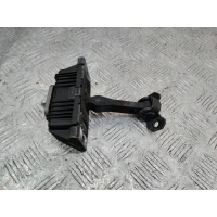 ограничитель открывания двери правой Mercedes-Benz Vito W639 2008 A6397200016