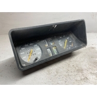 Щиток приборов (приборная панель) Opel Kadett 1984 90038040